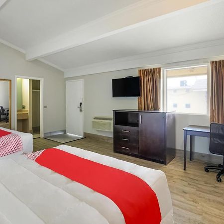 Oyo Hotel Lake Charles La I-10 エクステリア 写真