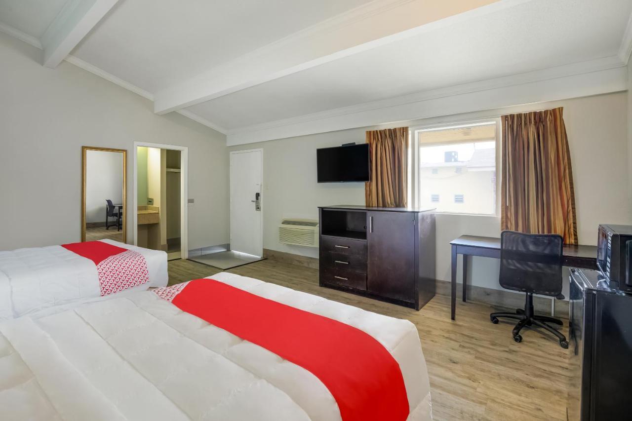 Oyo Hotel Lake Charles La I-10 エクステリア 写真