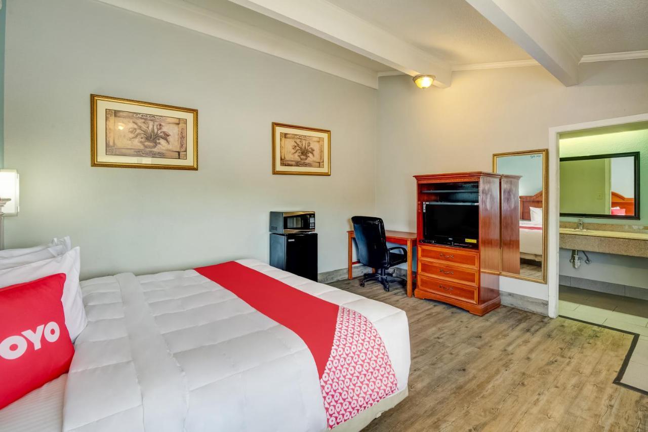 Oyo Hotel Lake Charles La I-10 エクステリア 写真
