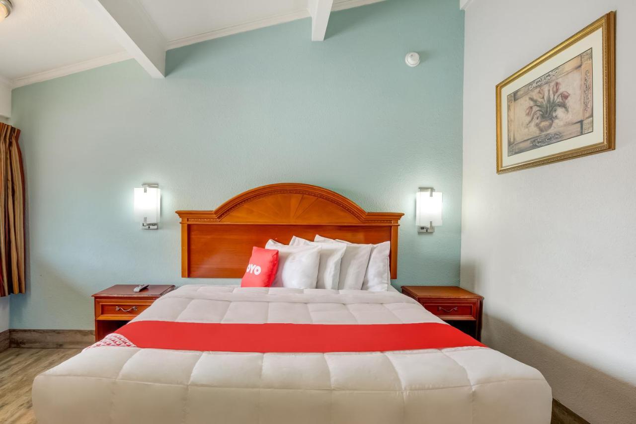 Oyo Hotel Lake Charles La I-10 エクステリア 写真