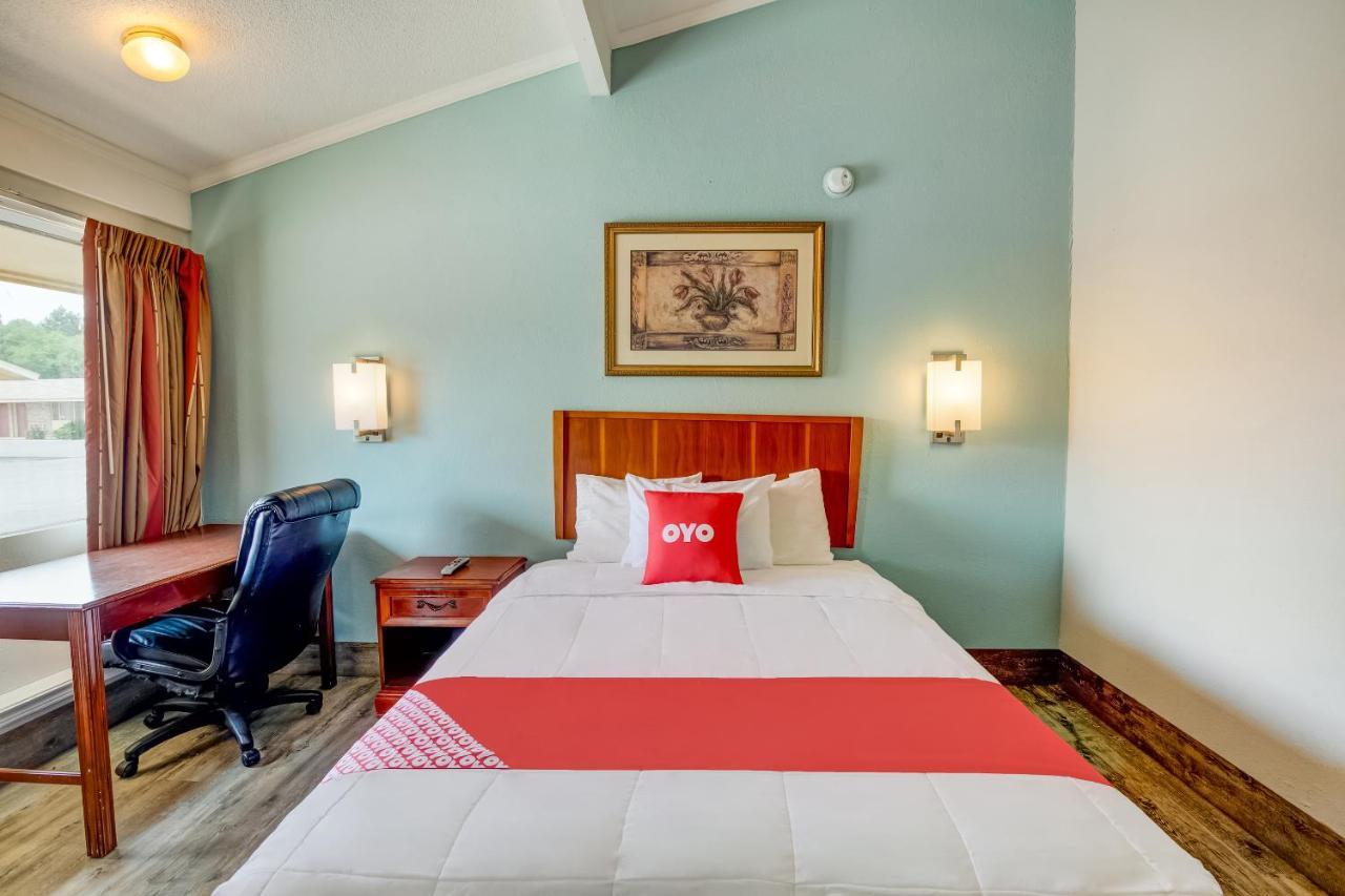 Oyo Hotel Lake Charles La I-10 エクステリア 写真