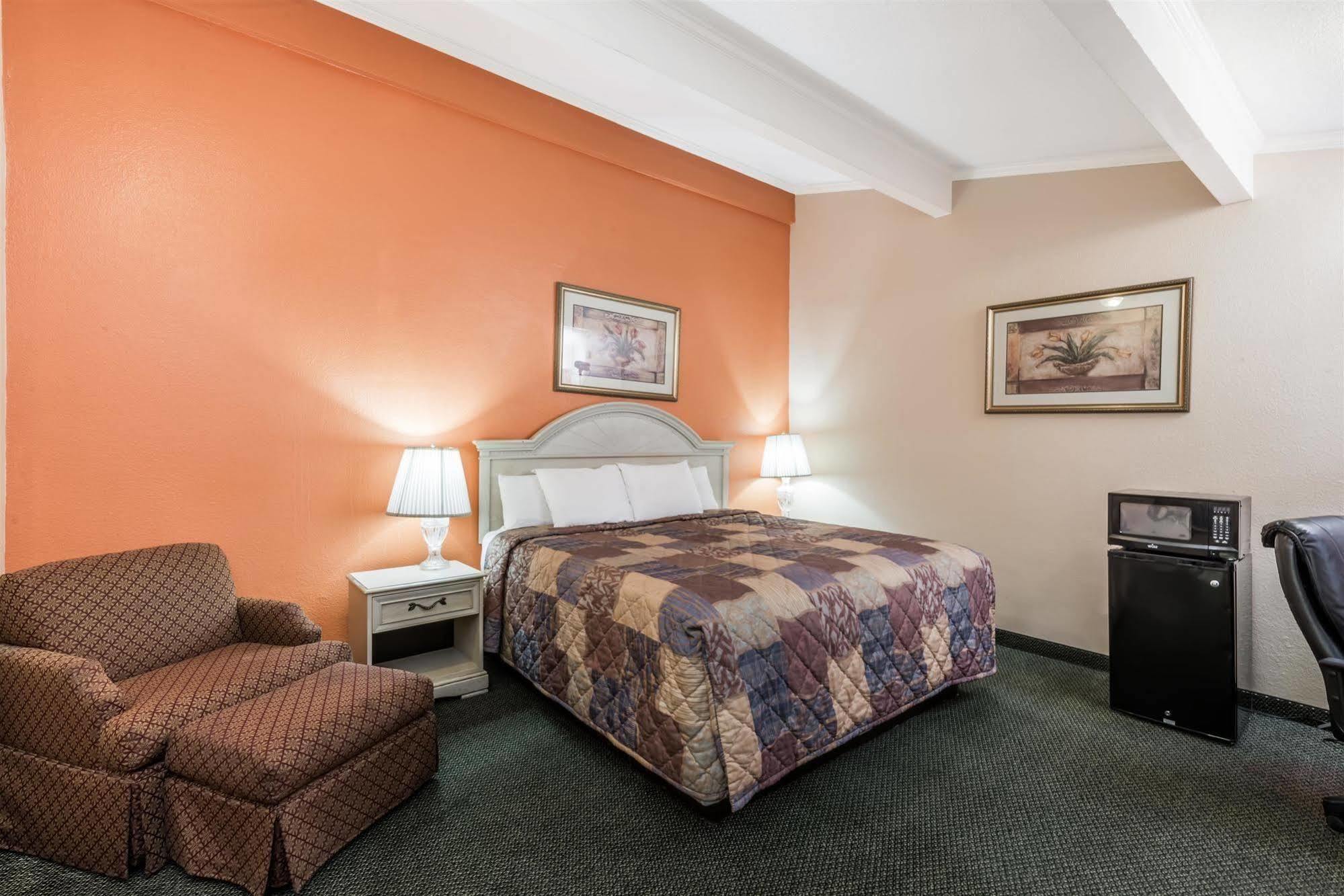 Oyo Hotel Lake Charles La I-10 エクステリア 写真