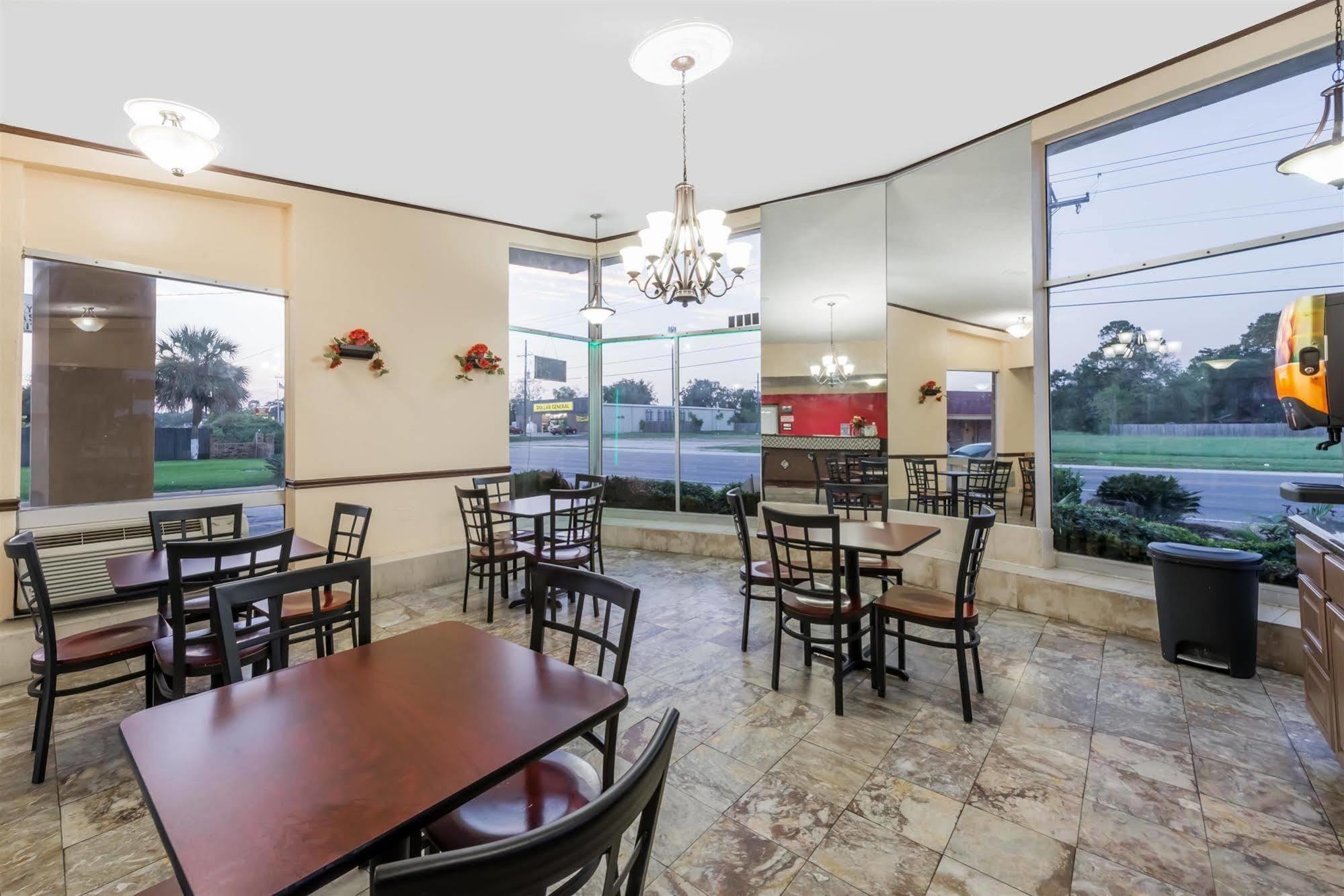 Oyo Hotel Lake Charles La I-10 エクステリア 写真