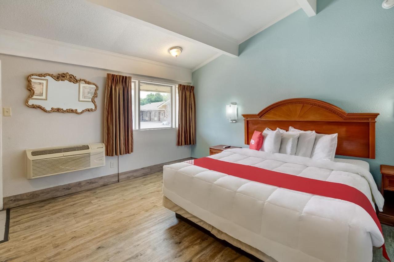Oyo Hotel Lake Charles La I-10 エクステリア 写真