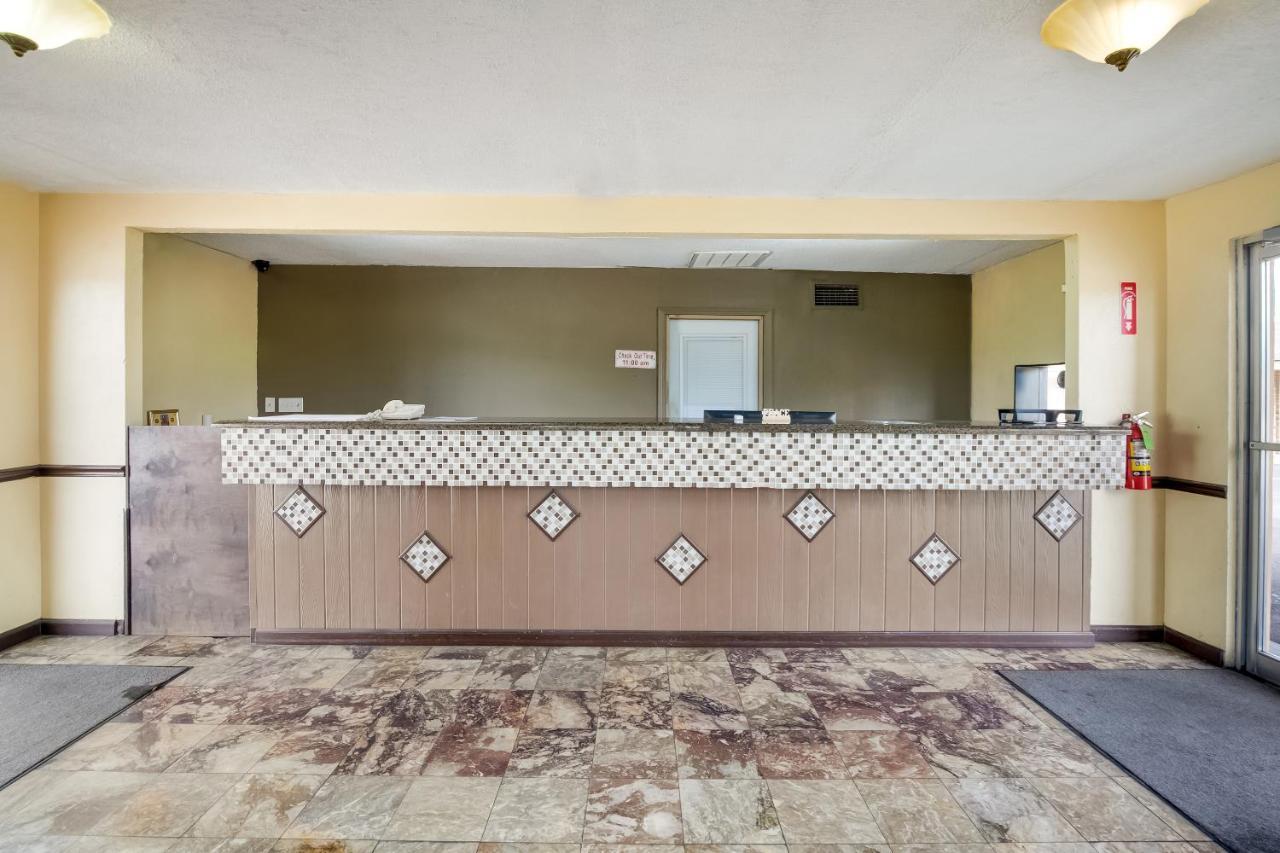 Oyo Hotel Lake Charles La I-10 エクステリア 写真