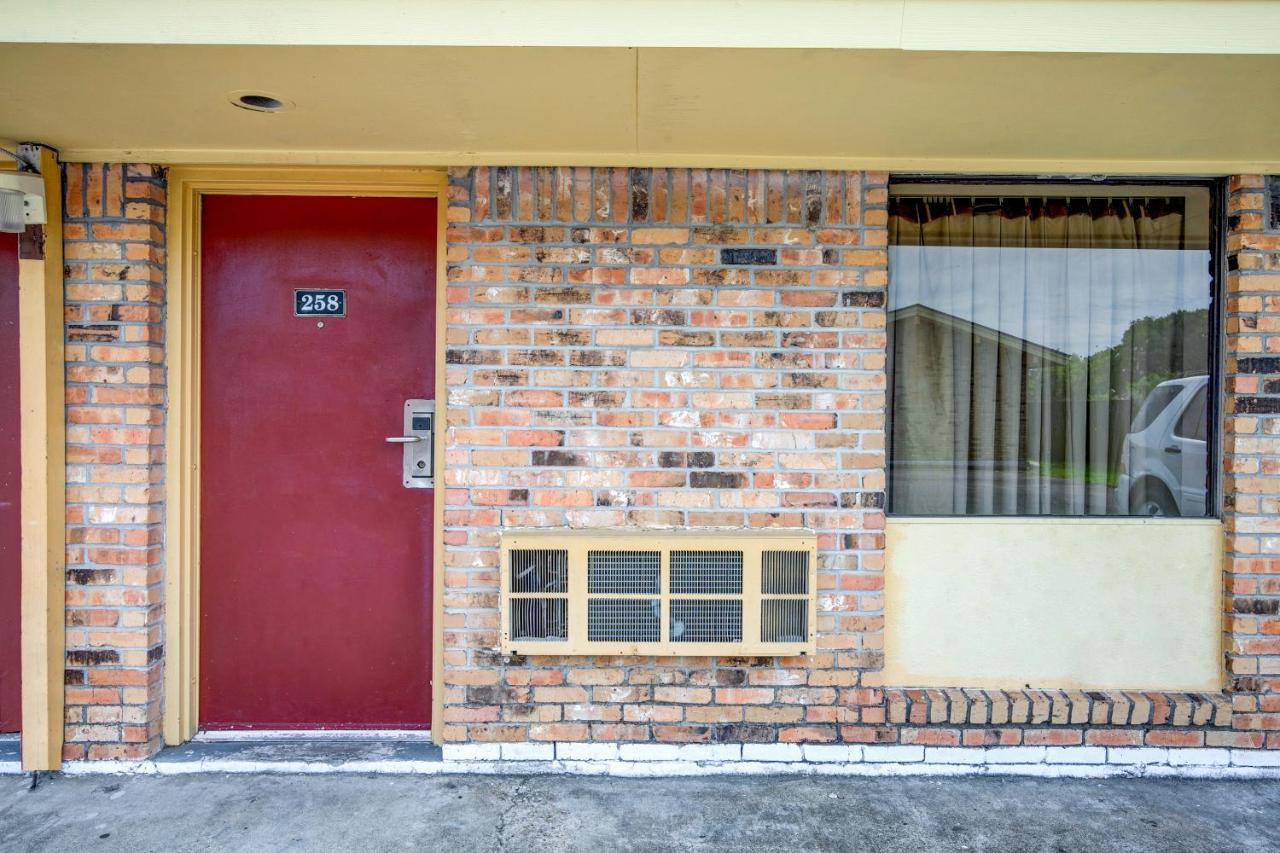 Oyo Hotel Lake Charles La I-10 エクステリア 写真