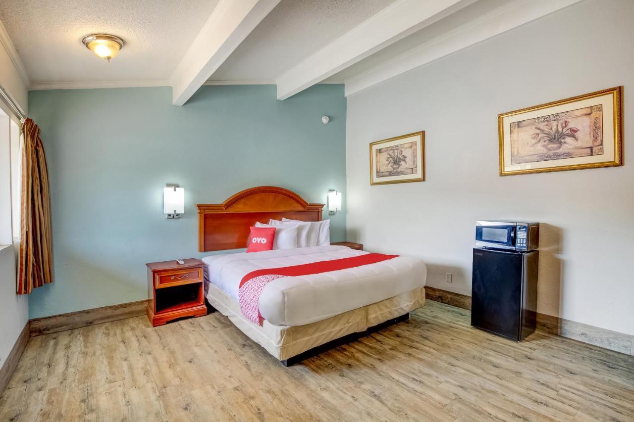 Oyo Hotel Lake Charles La I-10 エクステリア 写真